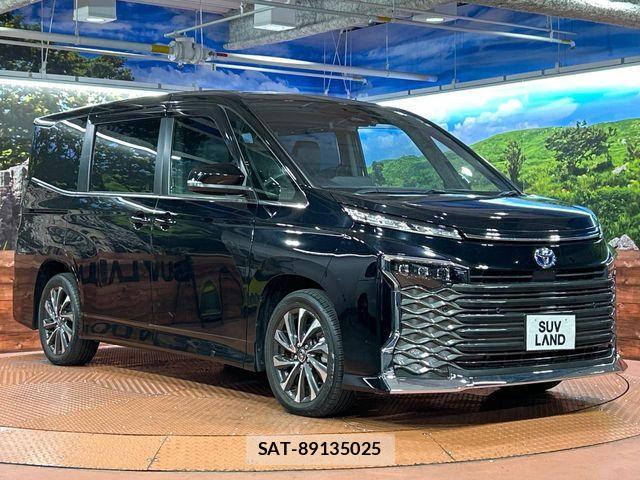 Toyota VOXY HYBRID 2023-02 8884593-16
