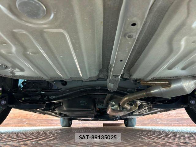 Toyota VOXY HYBRID 2023-02 8884593-19