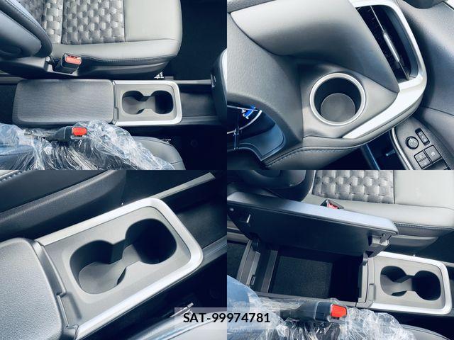 Toyota VOXY HYBRID 2026-07 8884584-16
