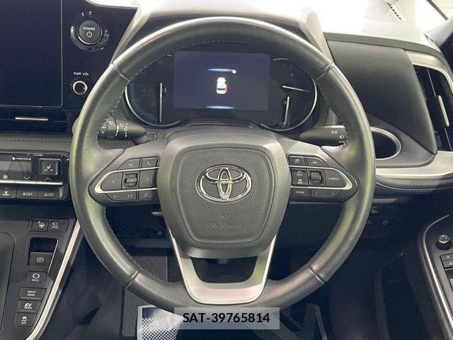 Toyota VOXY HYBRID 2023-11 8884592-11
