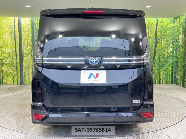 Toyota VOXY HYBRID 2023-11 8884592-15