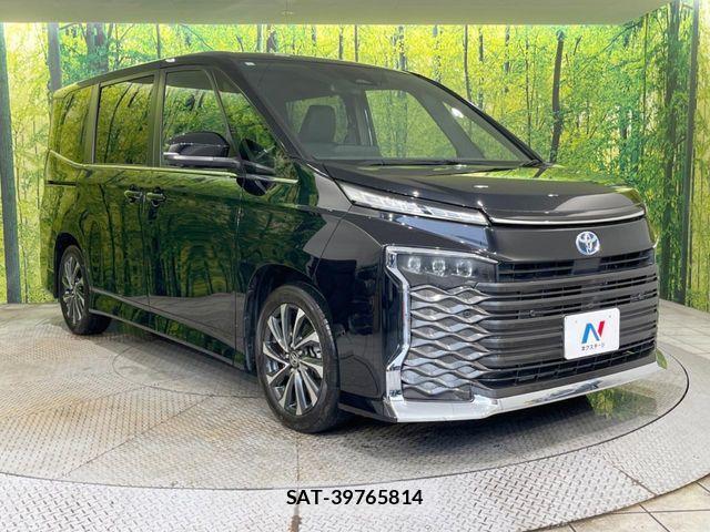 Toyota VOXY HYBRID 2023-11 8884592-16
