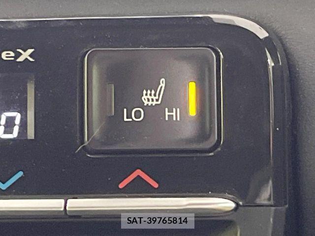 Toyota VOXY HYBRID 2023-11 8884592-6