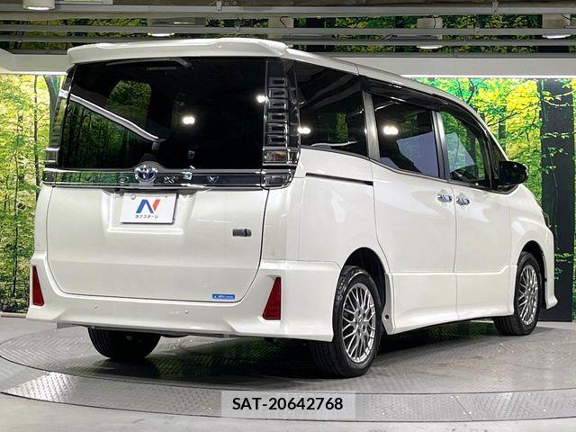 Toyota VOXY HYBRID 2021-06 8884596-16