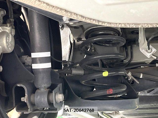 Toyota VOXY HYBRID 2021-06 8884596-19