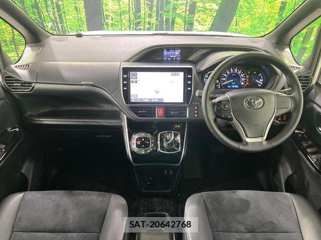 Toyota VOXY HYBRID 2021-06 8884596-4