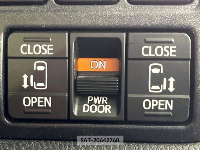 Toyota VOXY HYBRID 2021-06 8884596-6