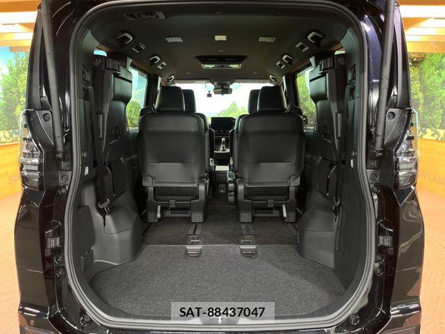 Toyota VOXY HYBRID 2022-06 8884586-12