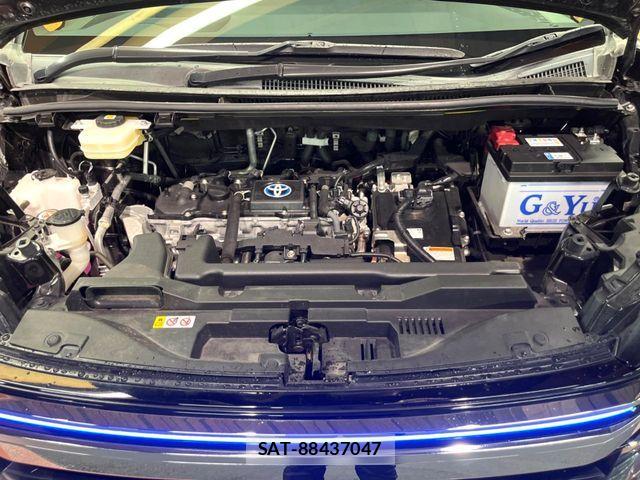 Toyota VOXY HYBRID 2022-06 8884586-17
