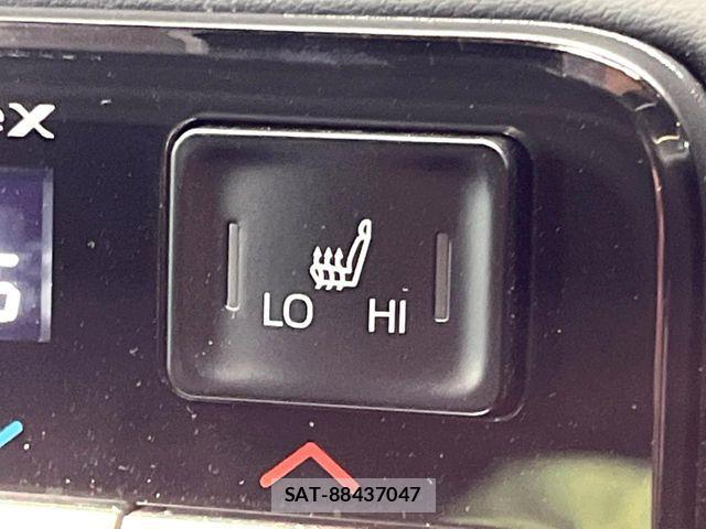 Toyota VOXY HYBRID 2022-06 8884586-8
