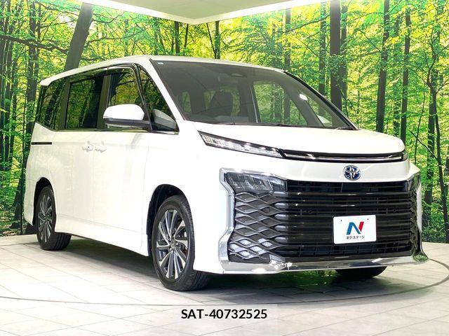 Toyota VOXY HYBRID 2023-08 8884594-16