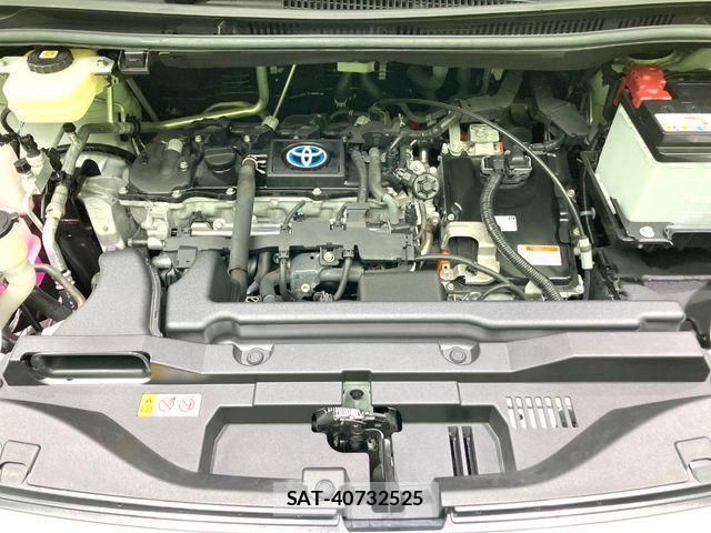 Toyota VOXY HYBRID 2023-08 8884594-18