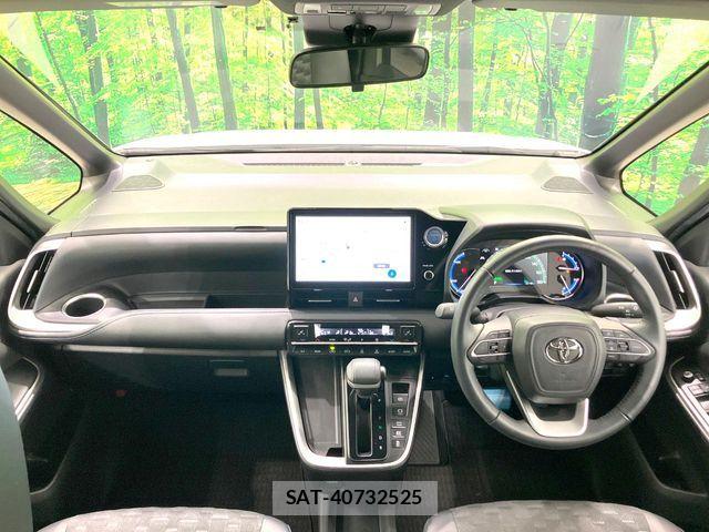 Toyota VOXY HYBRID 2023-08 8884594-1