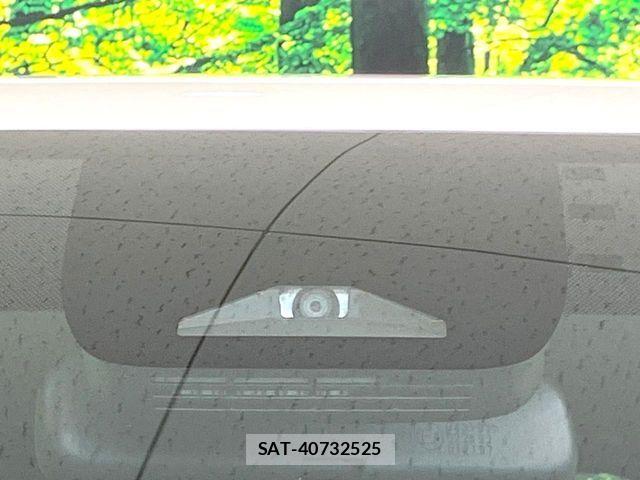 Toyota VOXY HYBRID 2023-08 8884594-4