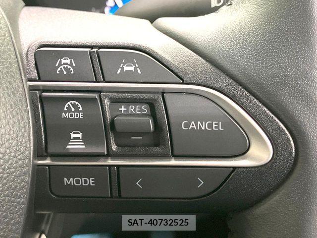 Toyota VOXY HYBRID 2023-08 8884594-5