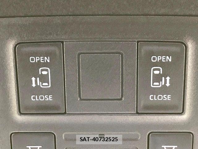 Toyota VOXY HYBRID 2023-08 8884594-6