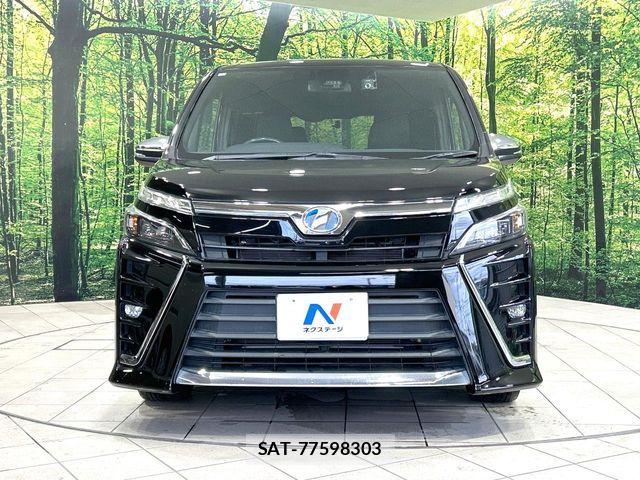 Toyota VOXY HYBRID 2018-01 8884598-14