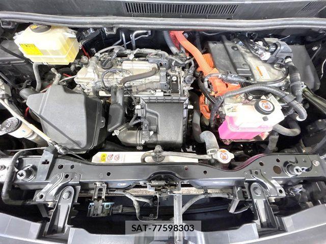 Toyota VOXY HYBRID 2018-01 8884598-18