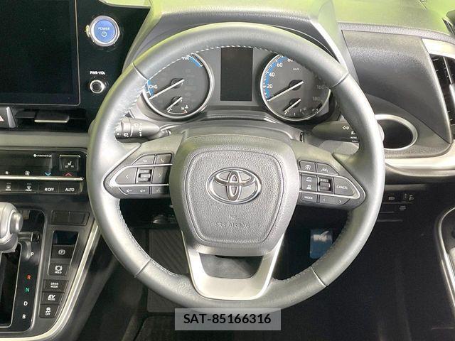 Toyota VOXY HYBRID 2023-08 8884595-11
