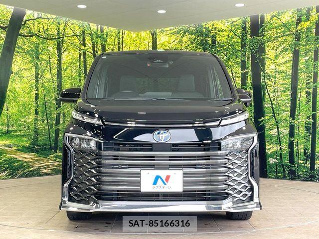 Toyota VOXY HYBRID 2023-08 8884595-14