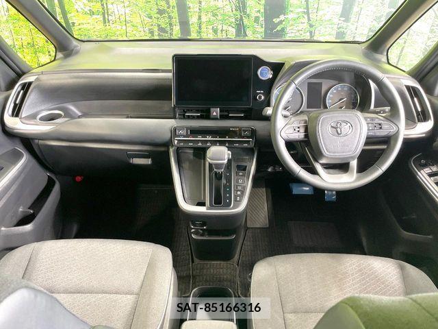 Toyota VOXY HYBRID 2023-08 8884595-1