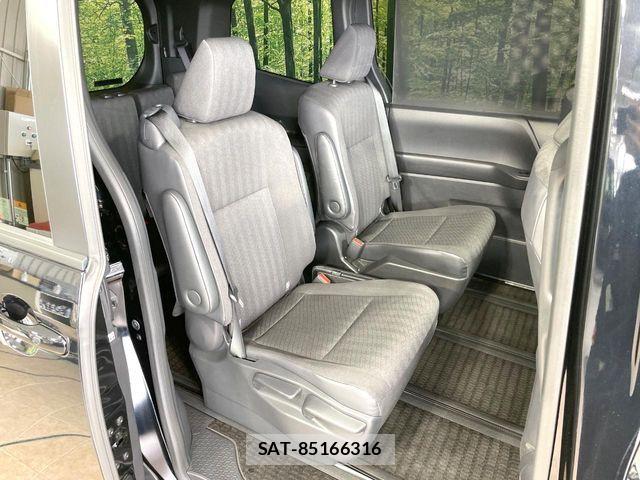 Toyota VOXY HYBRID 2023-08 8884595-8