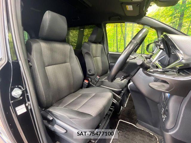 Toyota VOXY HYBRID 2018-09 8884597-9