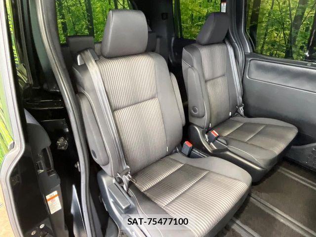 Toyota VOXY HYBRID 2018-09 8884597-10