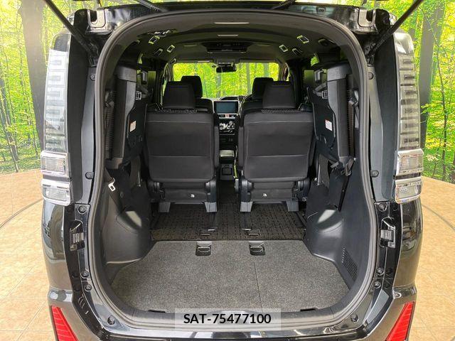 Toyota VOXY HYBRID 2018-09 8884597-12