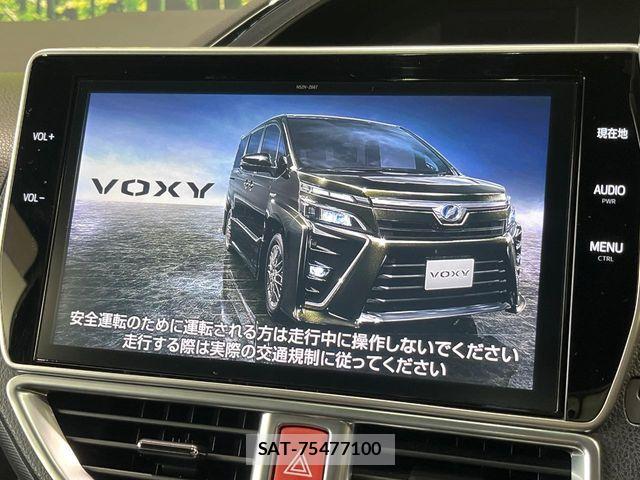 Toyota VOXY HYBRID 2018-09 8884597-3