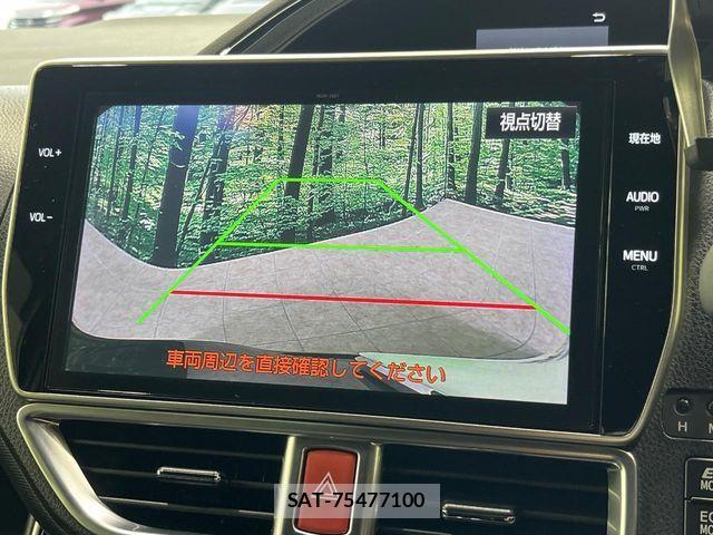 Toyota VOXY HYBRID 2018-09 8884597-4