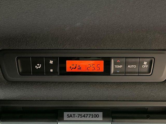 Toyota VOXY HYBRID 2018-09 8884597-8