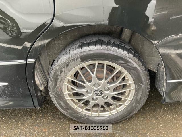 Toyota VOXY HYBRID 2019-12 8884599-12