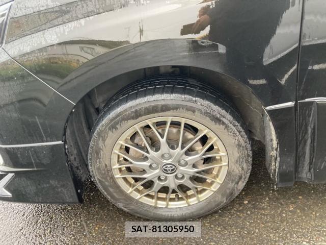 Toyota VOXY HYBRID 2019-12 8884599-13