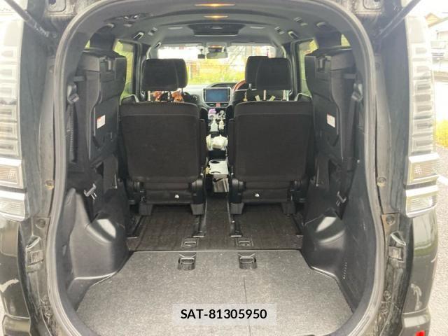 Toyota VOXY HYBRID 2019-12 8884599-15