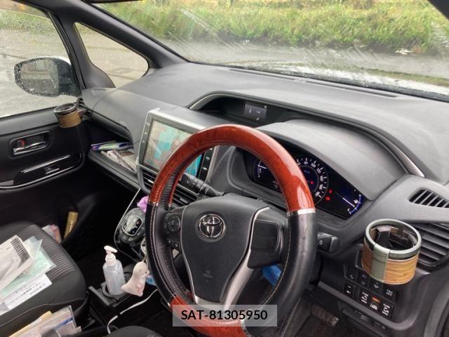 Toyota VOXY HYBRID 2019-12 8884599-18