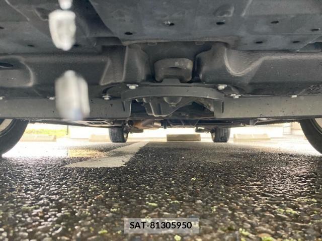 Toyota VOXY HYBRID 2019-12 8884599-5