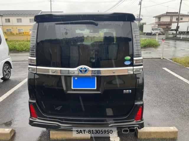 Toyota VOXY HYBRID 2019-12 8884599-6