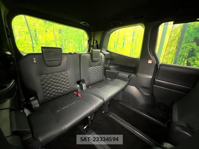 Toyota VOXY HYBRID 2025-10 8884587-9