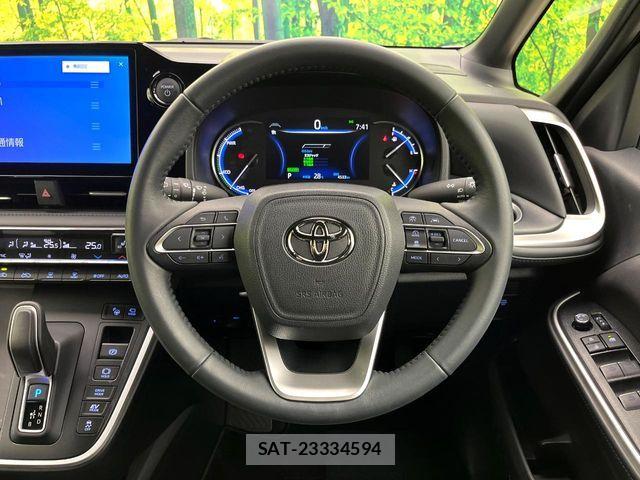 Toyota VOXY HYBRID 2025-10 8884587-11