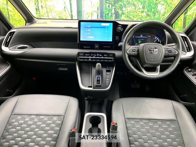 Toyota VOXY HYBRID 2025-10 8884587-1