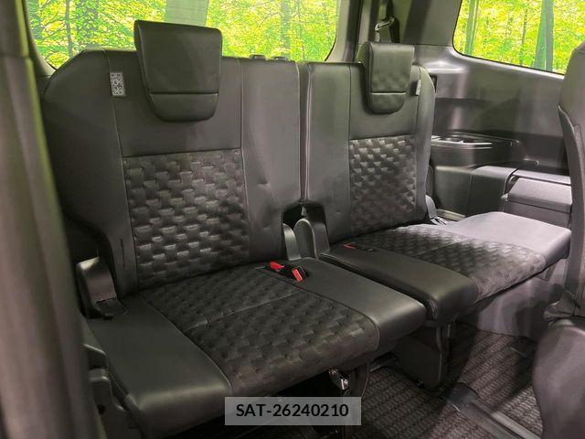 Toyota VOXY HYBRID 2024-11 8884589-9