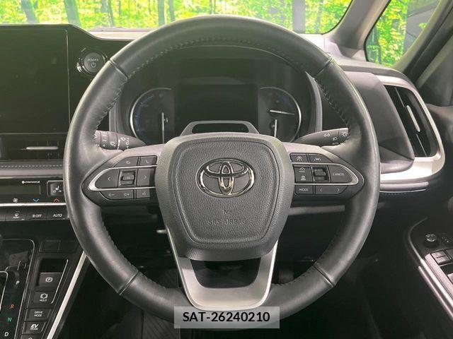 Toyota VOXY HYBRID 2024-11 8884589-11