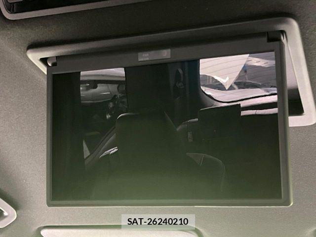 Toyota VOXY HYBRID 2024-11 8884589-2
