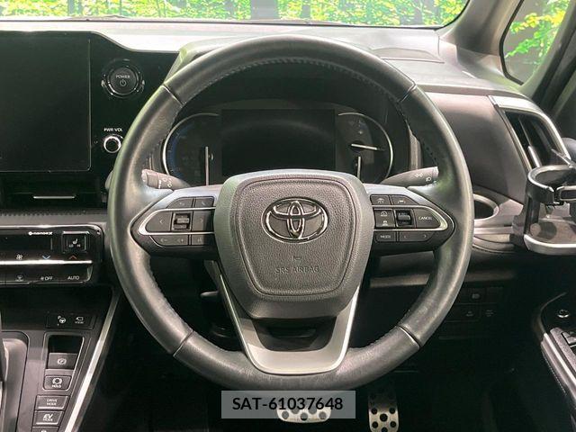 Toyota VOXY HYBRID 2023-10 8884591-11