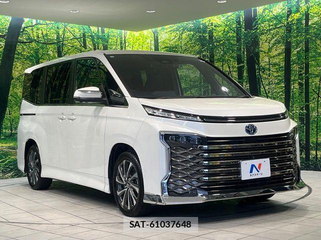 Toyota VOXY HYBRID 2023-10 8884591-16