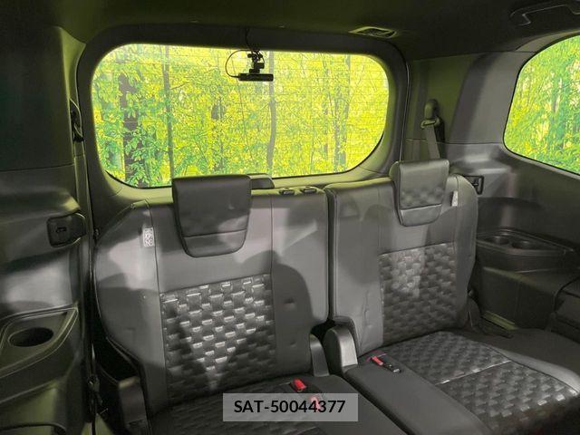 Toyota VOXY HYBRID 2024-09 8884588-9