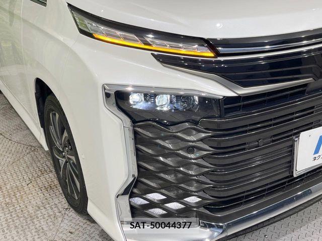 Toyota VOXY HYBRID 2024-09 8884588-12