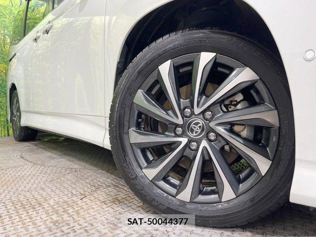 Toyota VOXY HYBRID 2024-09 8884588-13