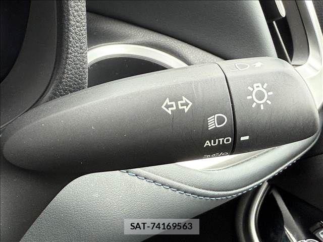 Toyota VOXY HYBRID 2022-09 1382134-27